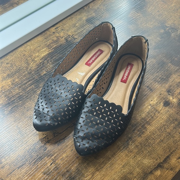 UNIONBAY size 6 black flats - Picture 2 of 4